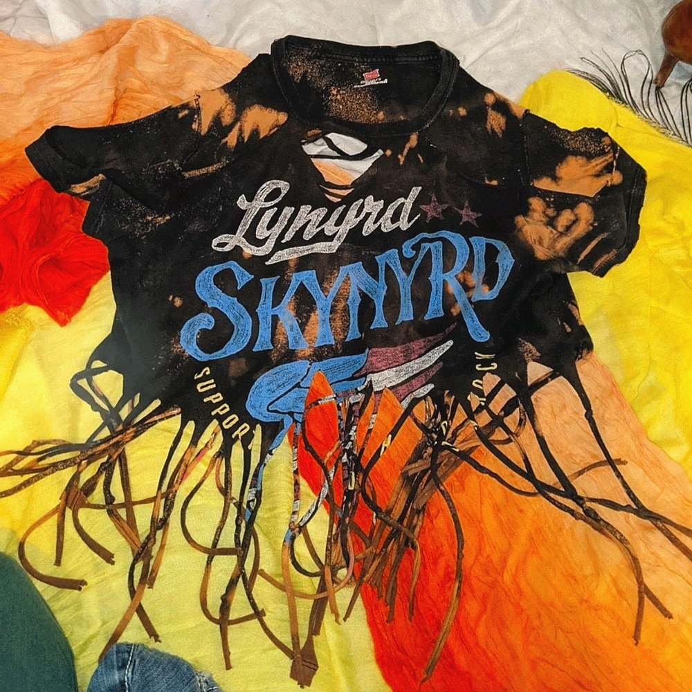 Lynyrd Skynyrd cut top